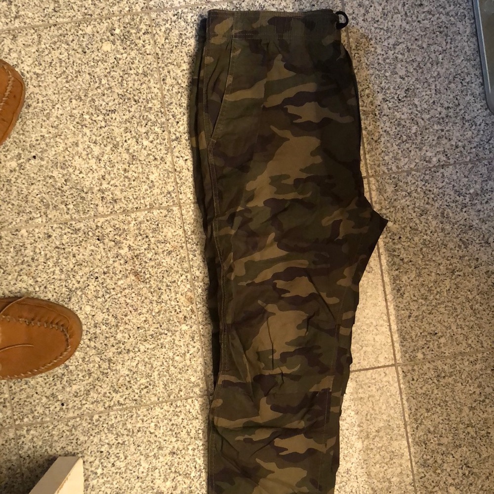 American Eagle NXT level flex camo jogger pant